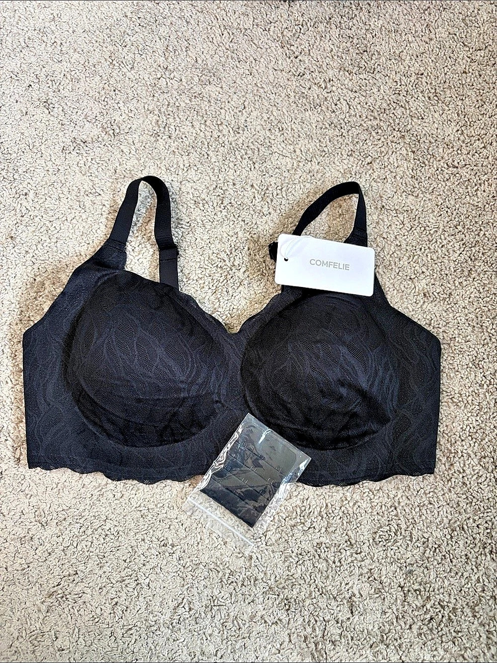 COMFELIE Black Lace Design Wireless Seamless Bra Size Large NWT Extender